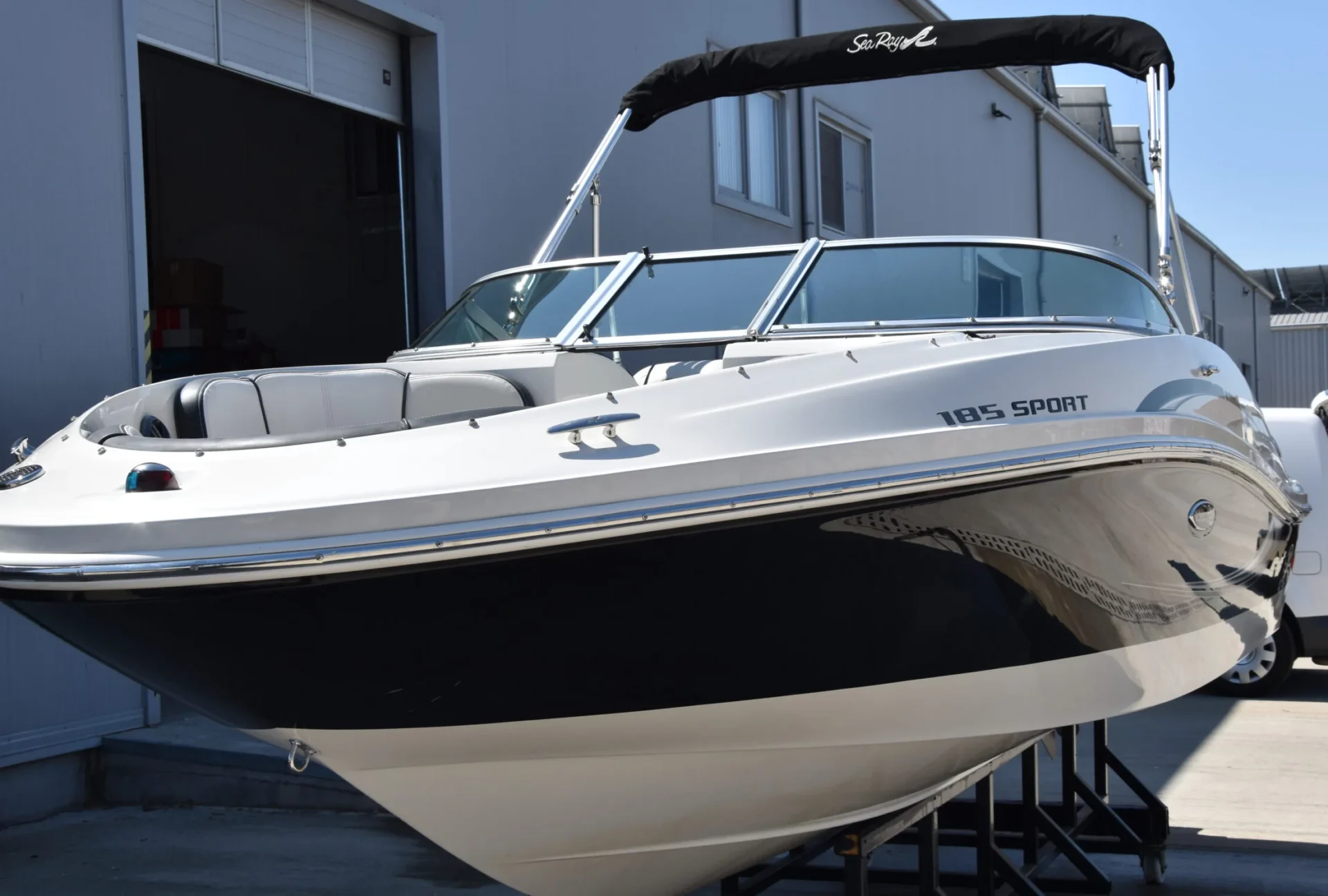 Ново начало за една Sea Ray класика!